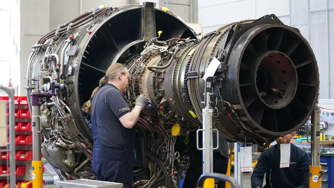Der Lufthansa-Konzern stellt auch 2025 neue Kräfte ein.  - Bild: Marcus Brandt/dpa