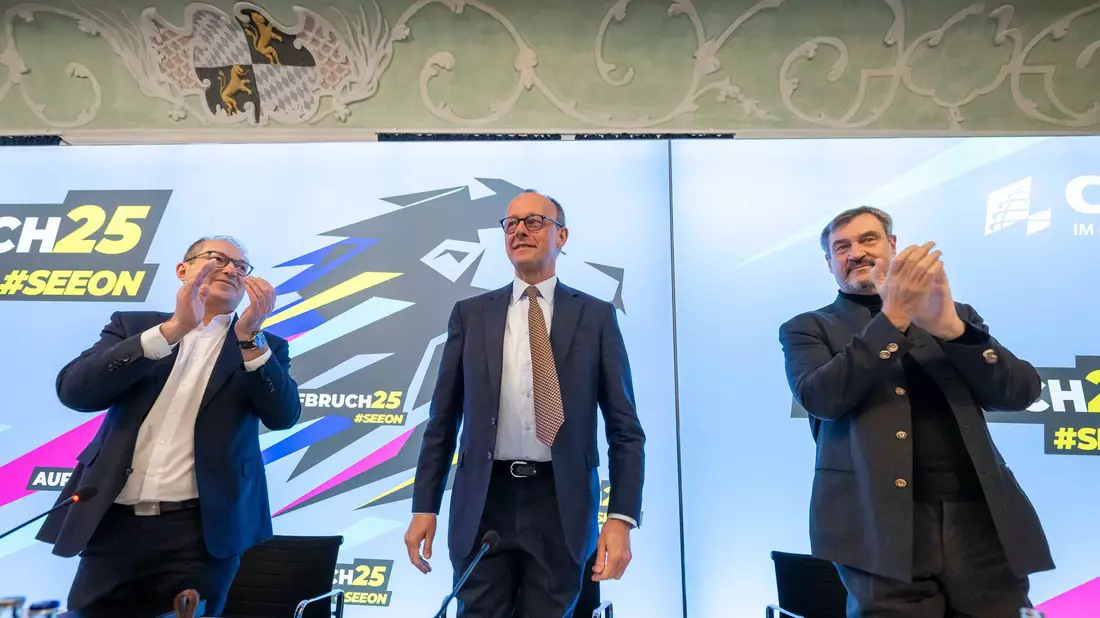 Für Friedrich Merz (rechts, CDU) ist es der erste Besuch in Seeon seit seiner Wahl zum Bundeskanzler. (Archivbild) - Bild: Peter Kneffel/dpa