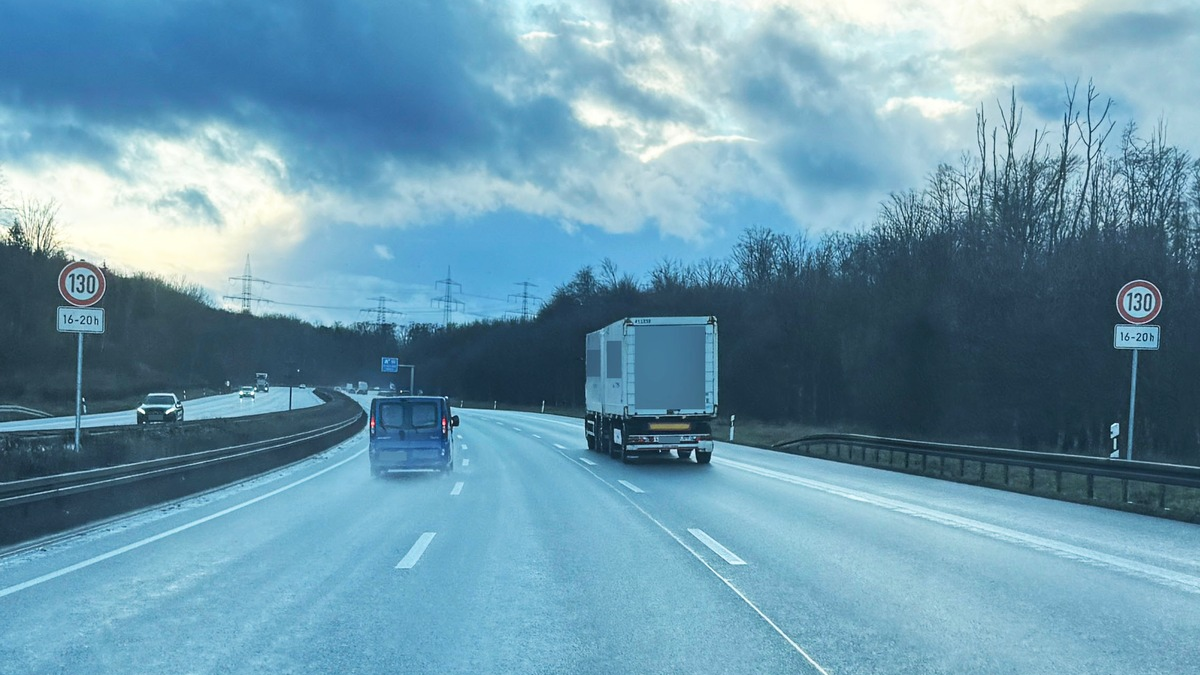 API-TH: Seit wann sind hier 130 km/h? - Foto: presseportal.de