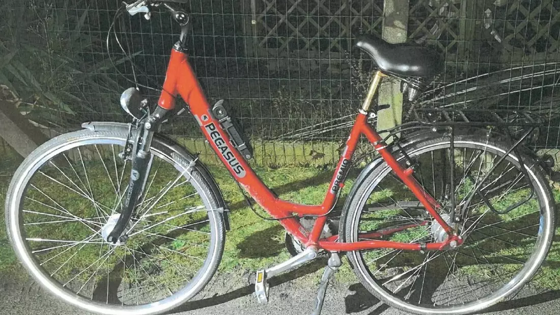 POL-LG: ++ Fehlende Ladungssicherung verursacht Unfall auf der Kreisstraße 46 + + Unfall auf Ortsverbindungsweg - Zwei Mopedfahrer verletzt ++ Polizei kontrolliert 66-Jährigen - Fahrrad sichergestellt - Bild: presseportal.de