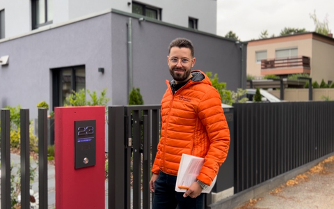 Effektive Kundenakquise im Energiemarkt: So hilft ELDOORADO Quereinsteigern dabei, als seriöse Verkäufer für Strom und Gas den Fuß in die Tür zu bekommen - Foto: presseportal.de