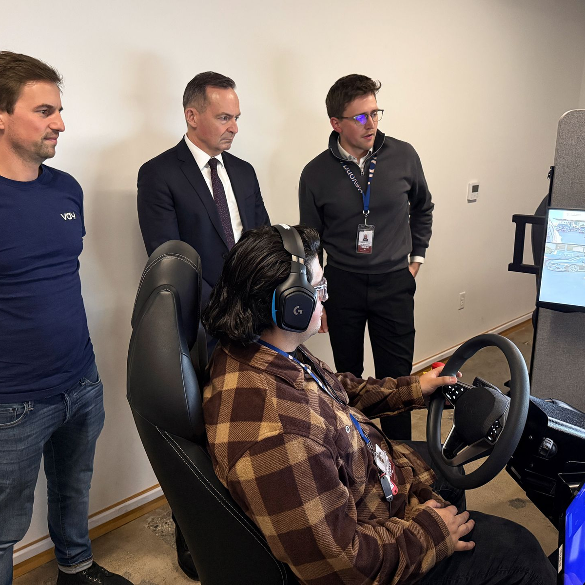 Das Berliner Start-up Vay Technology rüstet in Las Vegas Elektroautos von Kia für den Fernsteuer-Betrieb auf. - Foto: Christoph Dernbach/dpa