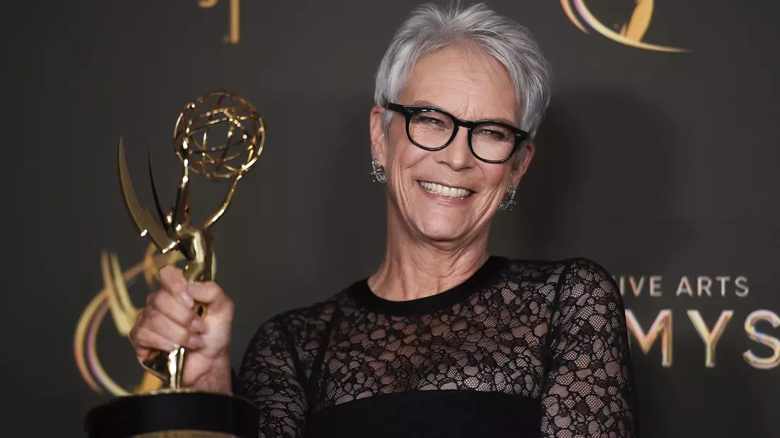 Oscar-Preisträgerin Jamie Lee Curtis hat sich vor den Flammen in Sicherheit gebracht. (Archivbild) - Bild: Richard Shotwell/Invision via AP/dpa