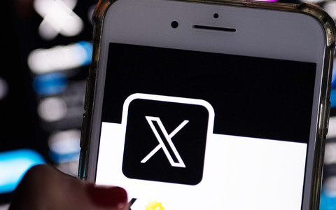 Musk und Weidel im Chat auf X. (Symbolbild) - Foto: Monika Skolimowska/dpa