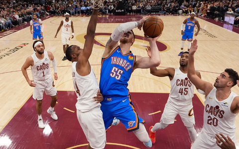 Isaiah Hartenstein (M.) machte ein starkes Spiel. - Foto: Sue Ogrocki/AP/dpa