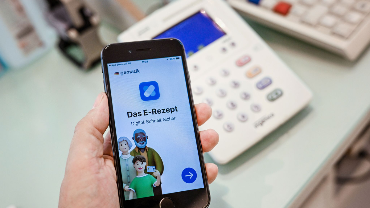 E-Rezepte werden gern bei Online-Apotheken eingelöst.  - Foto: Jens Kalaene/dpa/dpa-tmn