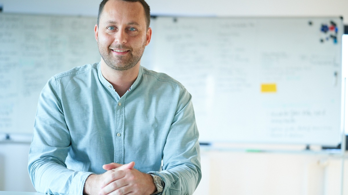 Effektive Kommunikation als Schlüssel zur Spitzenleistung im Vertrieb? Maximilian Karpf klärt auf, worauf es wirklich ankommt - Foto: presseportal.de