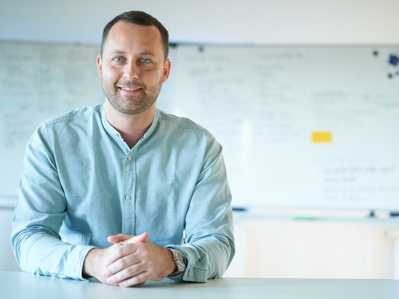 Effektive Kommunikation als Schlüssel zur Spitzenleistung im Vertrieb? Maximilian Karpf klärt auf, worauf es wirklich ankommt - Foto: presseportal.de