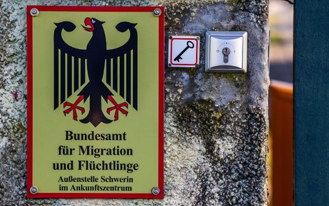 Im Jahr 2024 ist die Zahl der Asylanträge in Deutschland deutlich zurückgegangen. (Archivbild). - Foto: Jens Büttner/dpa