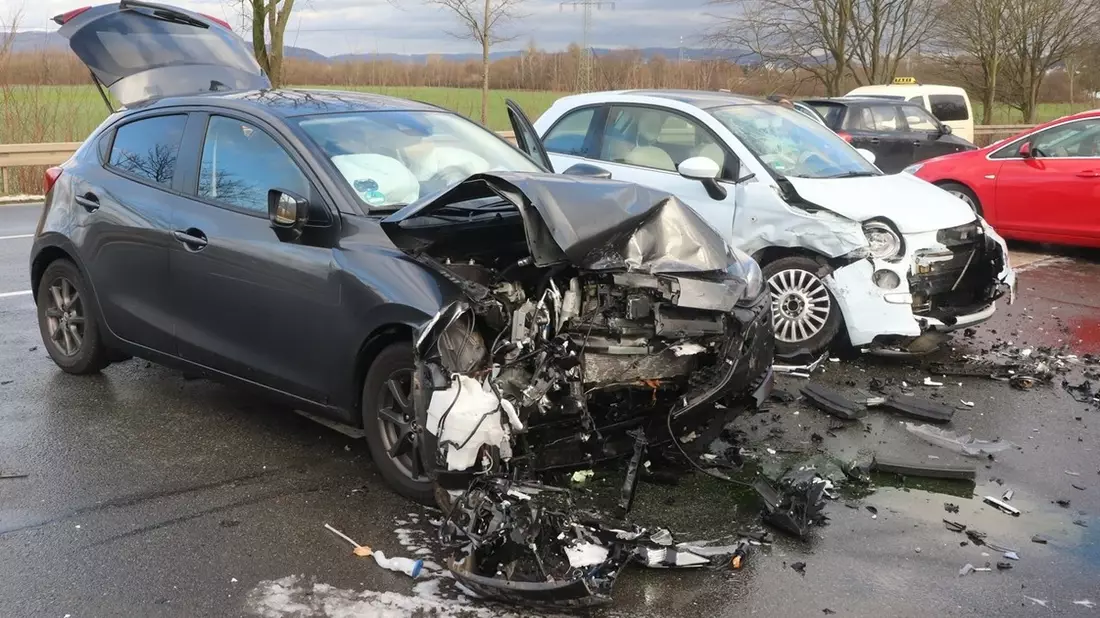 POL-HX: Zwei Personen nach Zusammenstoß verletzt - Bild: presseportal.de