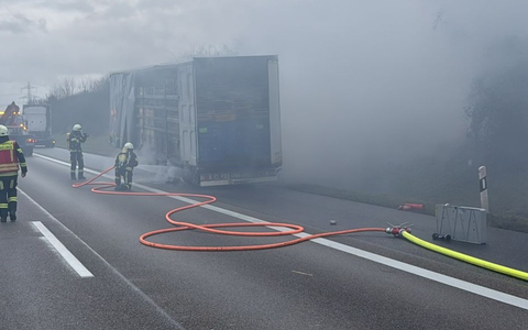 POL-WI: LKW-Brand auf der A3 im Bereich der Stadt Limburg - Foto: presseportal.de