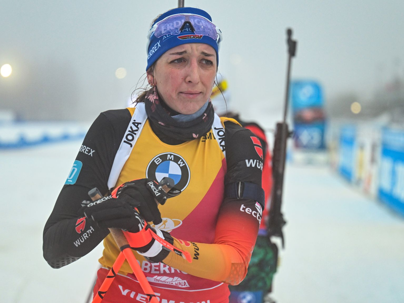 Premierensieg für Finnland: Suvi Minkkinen (vorn) und Tero Seppala lassen die Konkurrenz hinter sich. - Foto: Martin Schutt/dpa