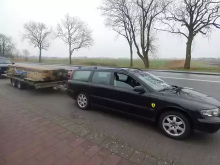 POL-CUX: Gefährliche Beladung eines Anhängers mit massiver Überschreitung der Anhängelast in Cuxhaven (Foto im Anhang) - Foto: presseportal.de