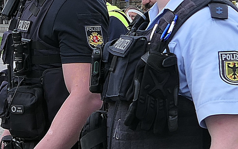 BPOL-HB: Kooperationsstreife nimmt gesuchten Mann am Bremer Hauptbahnhof fest - Foto: presseportal.de