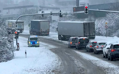 POL-MK: Zweite Schneebilanz: Zahlreiche Unfälle und chaotische Straßenzustände - Foto: presseportal.de