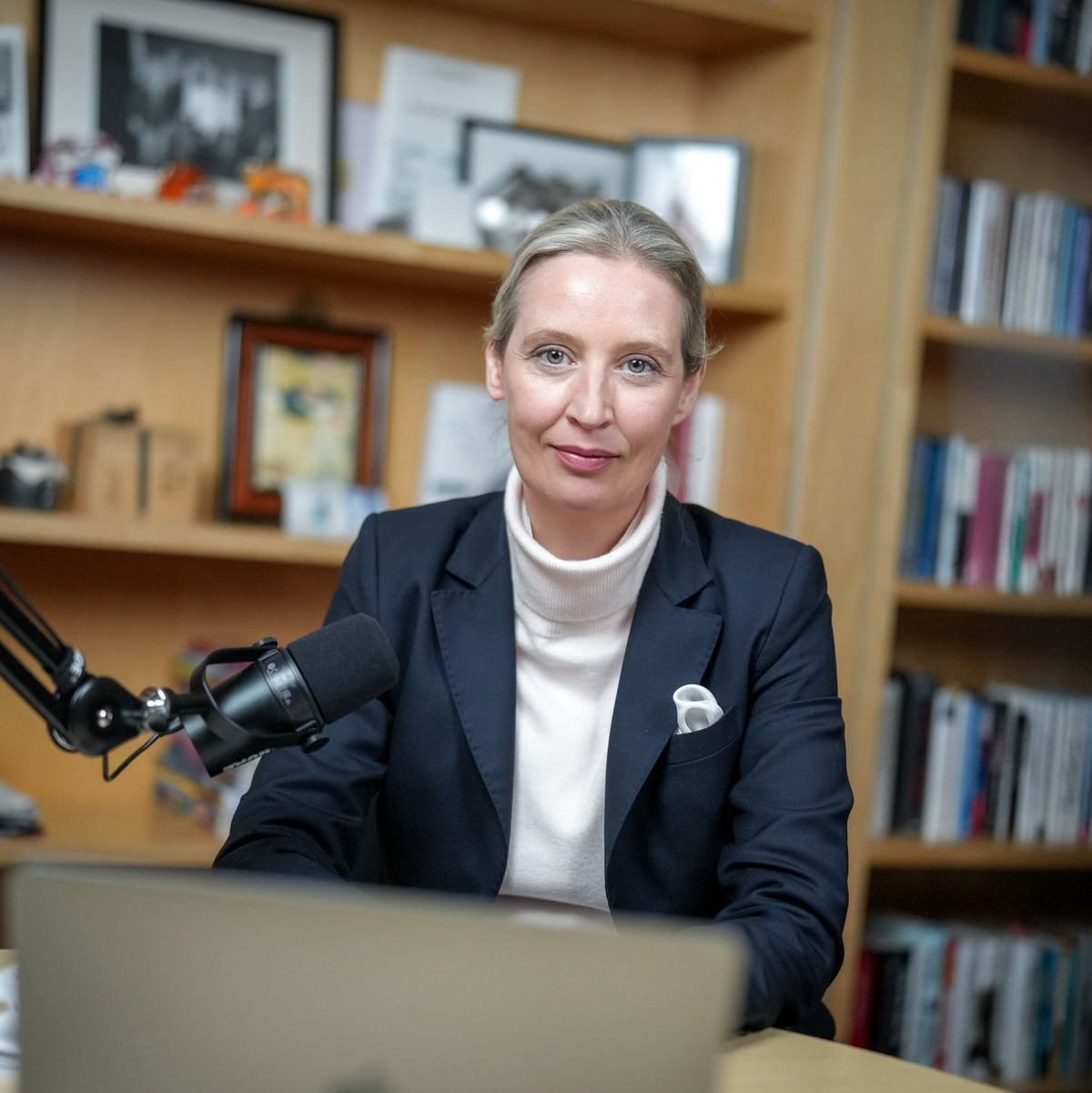 AfD-Chefin Alice Weidel kurz vor ihrem Talk mit Elon Musk. - Foto: Kay Nietfeld/dpa-POOL/dpa