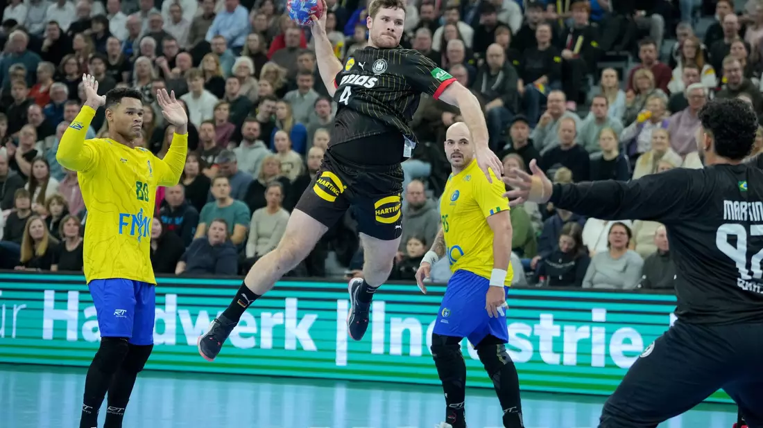 Nationaltorhüter Andreas Wolff brüllte seinen Frust durch die Halle.  - Bild: Soeren Stache/dpa