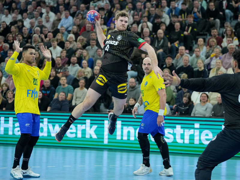 Nationaltorhüter Andreas Wolff brüllte seinen Frust durch die Halle.  - Foto: Soeren Stache/dpa