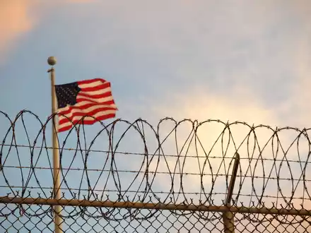 Ein Chefplaner des Terrors vom 11. September 2001 sitzt seit vielen Jahren im berüchtigten US-Gefangenenlager Guantánamo. (Archivbild) - Foto: Maren Hennemuth/dpa