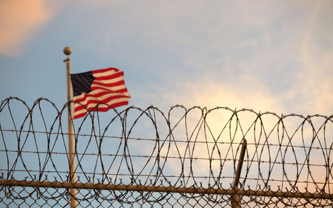 Ein Chefplaner des Terrors vom 11. September 2001 sitzt seit vielen Jahren im berüchtigten US-Gefangenenlager Guantánamo. (Archivbild) - Foto: Maren Hennemuth/dpa