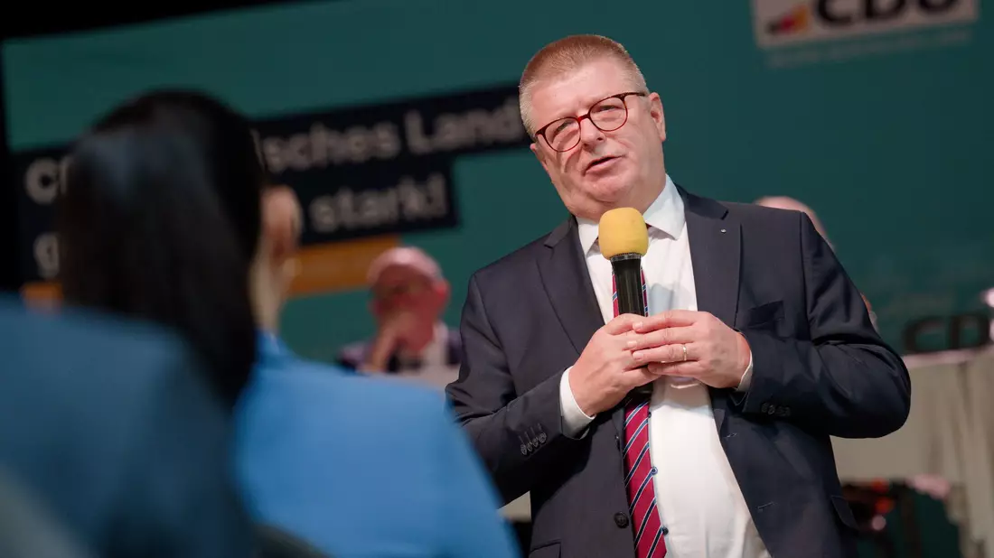 Thomas Haldenwang ist CDU-Direktkandidat für den Bundestag im Wahlkreis Wuppertal I.  - Bild: Henning Kaiser/dpa