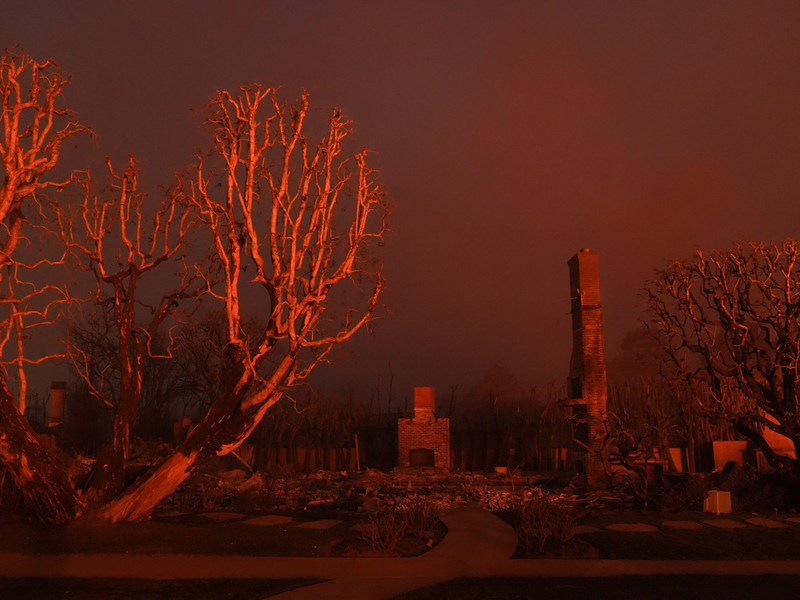 Durch die vorhergesagten Winde könnten sich die Brände wieder ausbreiten.  - Foto: Jae C. Hong/AP/dpa