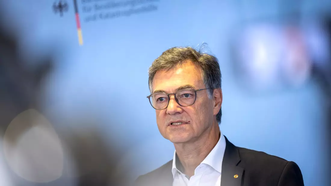 Ralph Tiesler ist seit 2022 Präsident des Bundesamtes für Bevölkerungsschutz und Katastrophenhilfe (BBK) mit Sitz in Bonn. Die Behörde ist dem Bundesinnenministerium unterstellt. (Archivfoto) - Bild: Thomas Banneyer/dpa