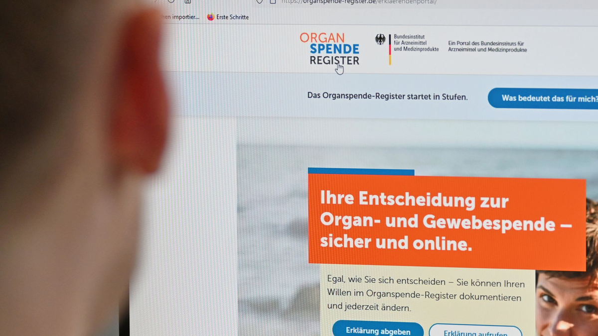 Die Zahl der Organspenden verharrt in Deutschland auf niedrigem Niveau, wie die Deutsche Stiftung Organtransplantation mitteilte (Archivbild). - Foto: Anna Ross/dpa