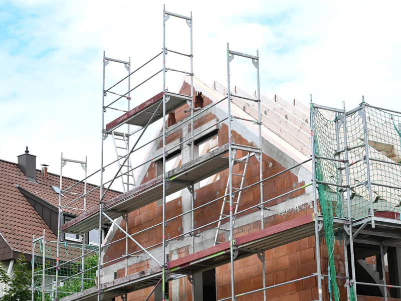 Die Baupreise in Deutschland steigen weiter (Archivbild) - Foto: Bernd Weißbrod/dpa