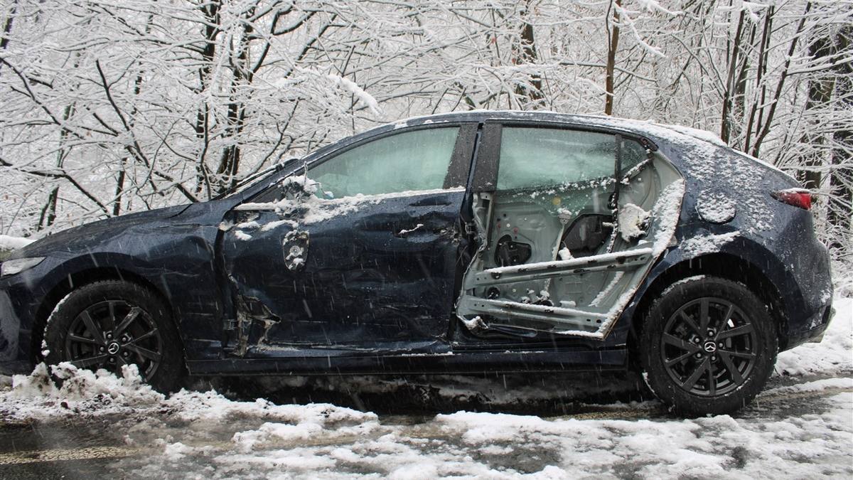 POL-RBK: Rhein.-Berg. Kreis - Schneeglätte sorgt für zahlreiche Verkehrsunfälle im Kreisgebiet - Foto: presseportal.de