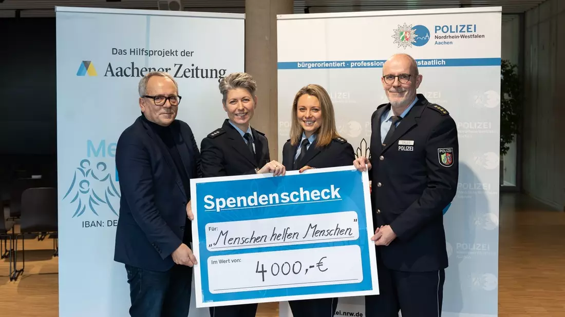 POL-AC: Adventskonzert der Polizei Aachen - Unterstützung für Hilfsinitiative Menschen helfen Menschen - Bild: presseportal.de