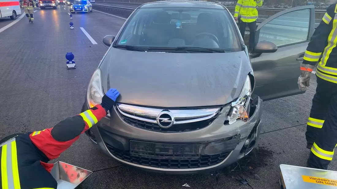 POL-PDKL: Fehler beim Fahrstreifenwechsel, 3 Fahrzeuge beschädigt, 2 Leichtverletzte - Bild: presseportal.de