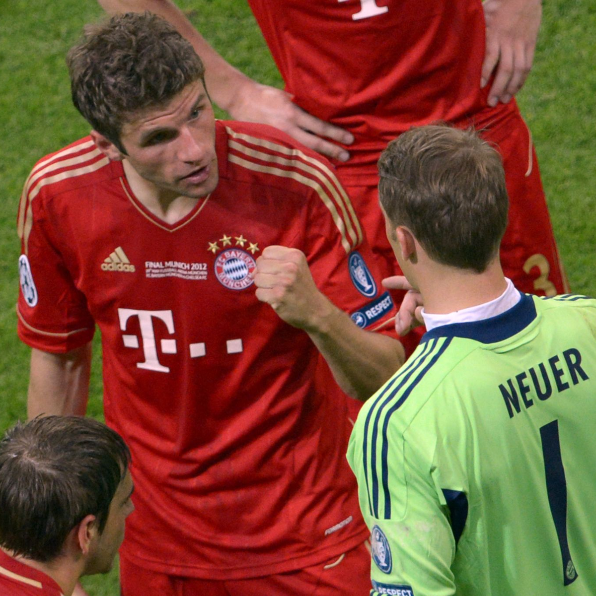Thomas Müller (l) und Manuel Neuer hoffen auf ihr zweites Heim-Finale nach 2012. - Foto: picture alliance / dpa