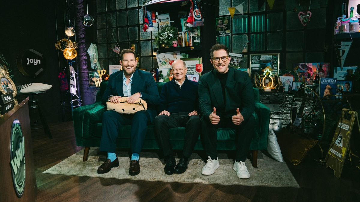 Benni Wolter Olaf Scholz Dennis Wolter World Wide Wohnzimmer - Foto: Joyn/Felix Görgens, presseportal.de