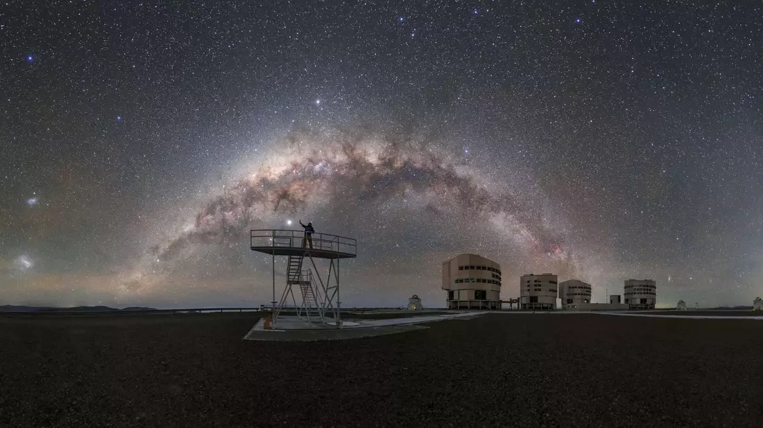 Lichtverschmutzung bedroht die Arbeit des Observatoriums auf dem chilenischen Berg Cerro Paranal.  - Bild: P. Horálek/European Southern Observatory/dpa
