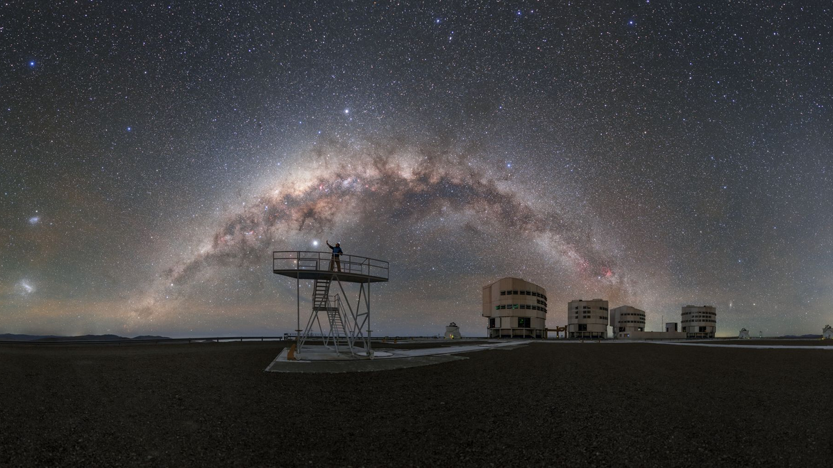 Lichtverschmutzung bedroht die Arbeit des Observatoriums auf dem chilenischen Berg Cerro Paranal.  - Foto: P. Horálek/European Southern Observatory/dpa