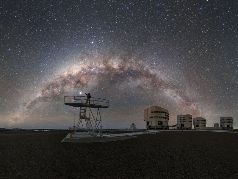Lichtverschmutzung bedroht die Arbeit des Observatoriums auf dem chilenischen Berg Cerro Paranal.  - Foto: P. Horálek/European Southern Observatory/dpa