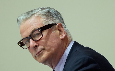 Das Verfahren gegen den Schauspieler Alec Baldwin wurde vergangenes Jahr eingestellt. (Foto Archiv) - Foto: Ramsay de Give/Pool AFP/AP/dpa