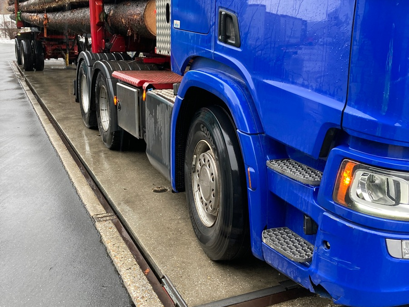 POL-LDK: Kontrolle von Langholzlaster hat Konsequenzen - Foto: presseportal.de