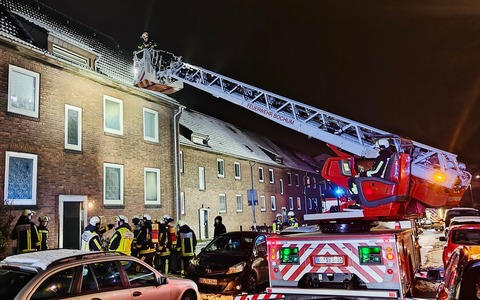 FW-BO: Wohnungsbrand in Grumme - Eine Person durch Brandrauch leicht verletzt - Foto: presseportal.de FW-BO: Wohnungsbrand in Grumme - Eine Person durch Brandrauch leicht verletzt - Foto: presseportal.de