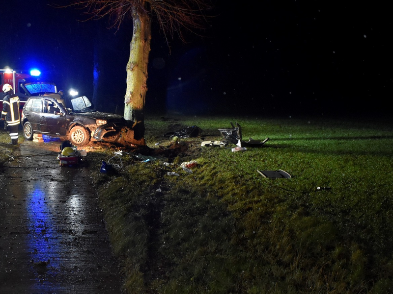 POL-HI: Schwerer Verkehrsunfall auf der L 480 bei Gronau (Leine) - Zeugenaufruf - Foto: presseportal.de