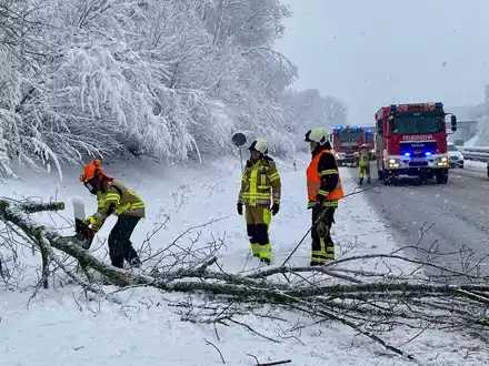 FW-MK: Schneetief Charly sorgt für viel Arbeit - Foto: presseportal.de