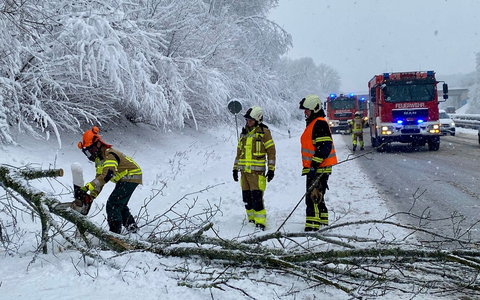 FW-MK: Schneetief Charly sorgt für viel Arbeit - Foto: presseportal.de