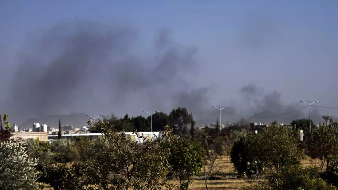 Israels Armee griff erneut Ziele der Huzhi-Miliz im Jemen an.  - Bild: Osamah Abdulrahman/AP/dpa