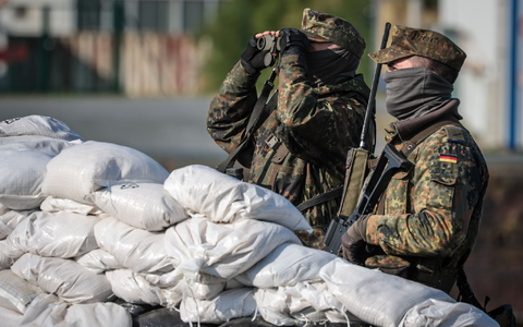 Heimatschützer bei der Bundeswehr-Übung «Fishtown Guard 2024» - Foto: Focke Strangmann/dpa