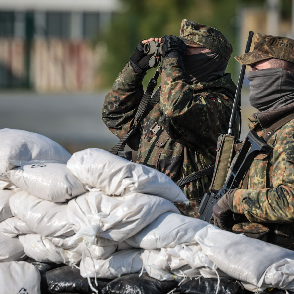 Heimatschützer bei der Bundeswehr-Übung «Fishtown Guard 2024» - Foto: Focke Strangmann/dpa