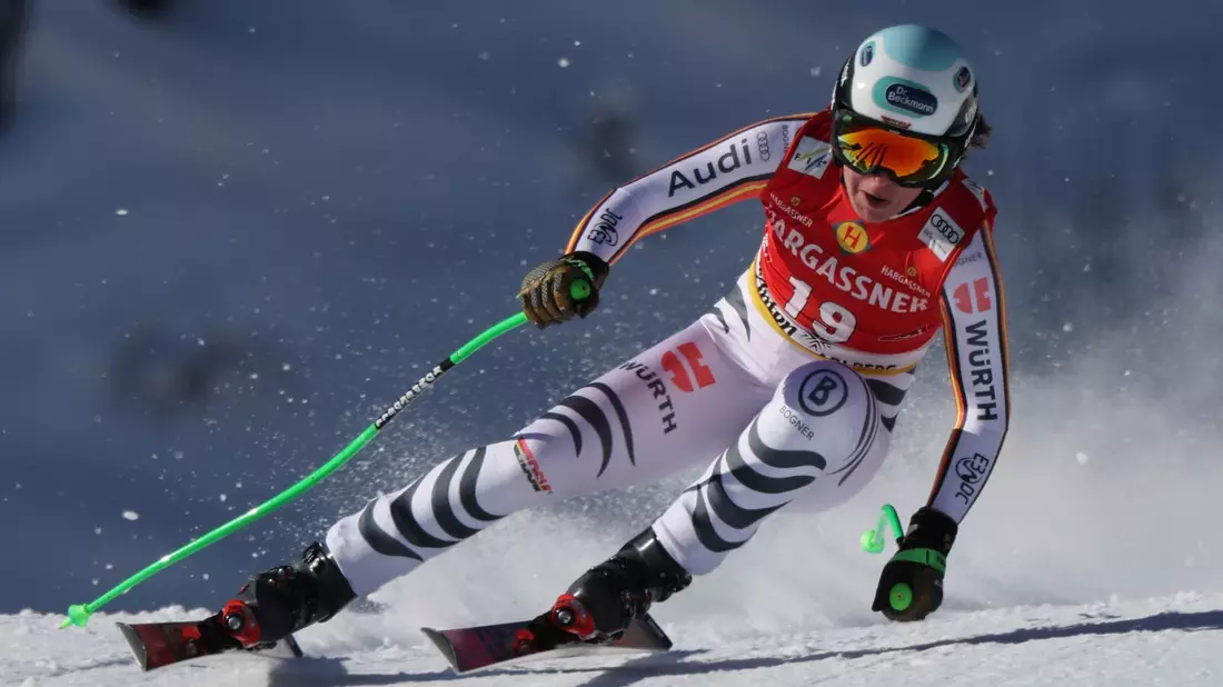 Kira Weidle-Winkelmann verpasste in der Abfahrt von St. Anton knapp die Top Ten. - Bild: Marco Trovati/AP/dpa