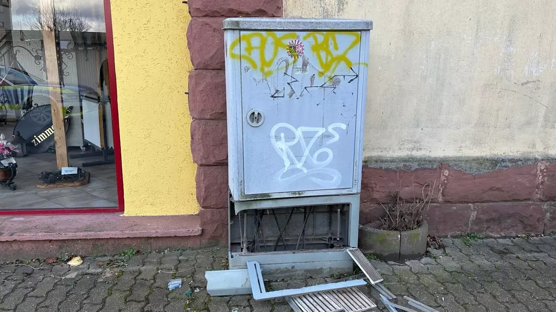 POL-PDLD: Verteilerkasten beschädigt - Zeugenaufruf - Bild: presseportal.de