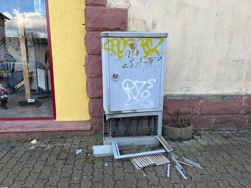 POL-PDLD: Verteilerkasten beschädigt - Zeugenaufruf - Foto: presseportal.de