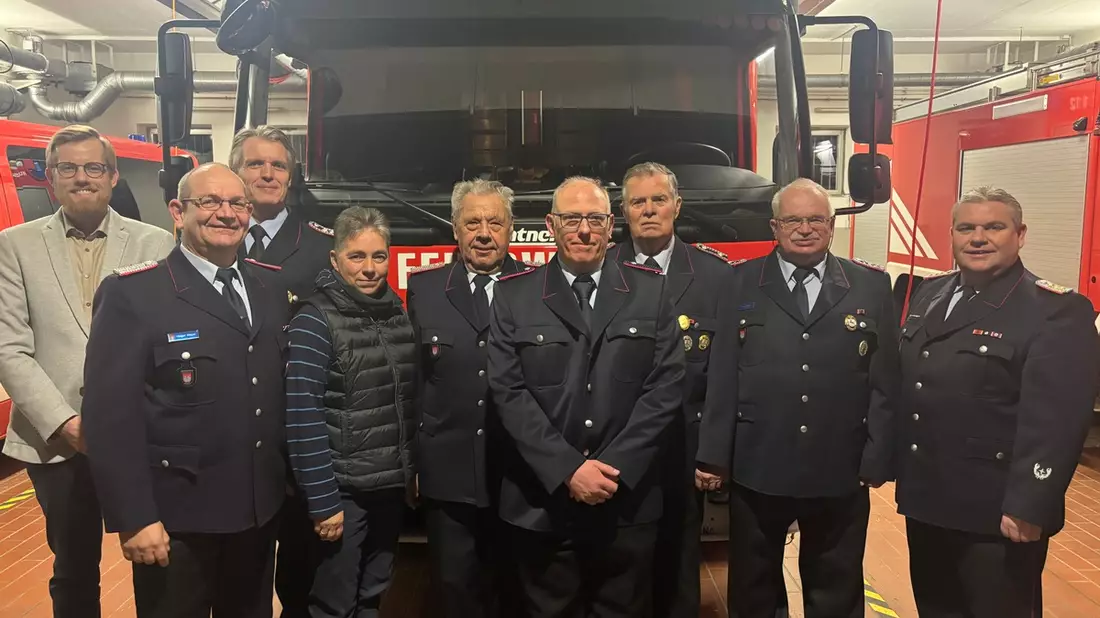 FW Celle: Jahreshauptversammlung der Freiwilligen Feuerwehr Celle-Ortsfeuerwehr Altenhagen - Bild: presseportal.de
